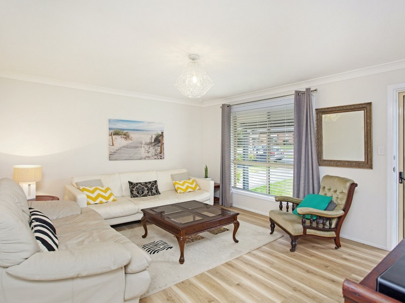 15 Gannet Crescent, Old Bar NSW 2430