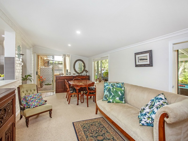 15 Gannet Crescent, Old Bar NSW 2430