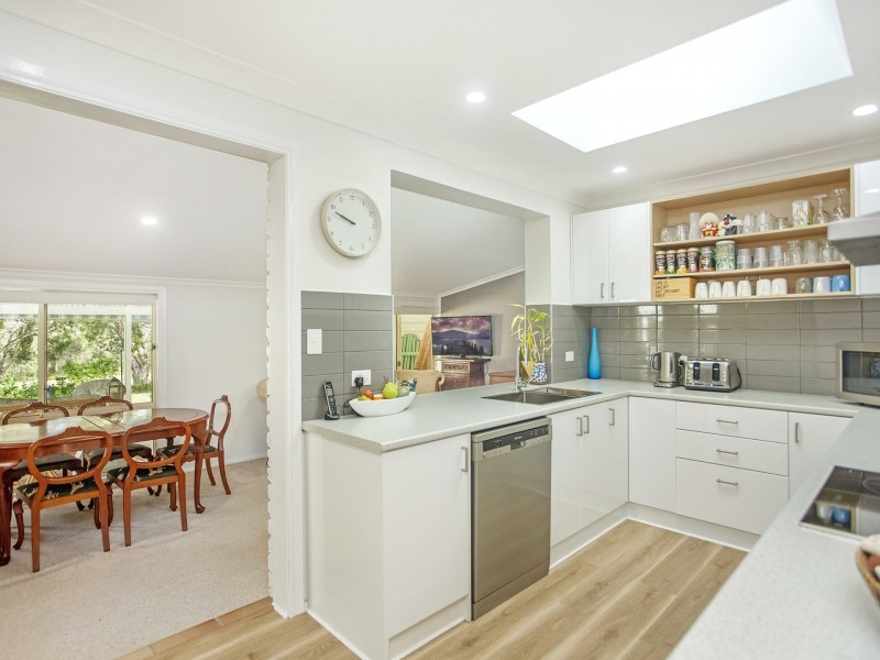 15 Gannet Crescent, Old Bar NSW 2430