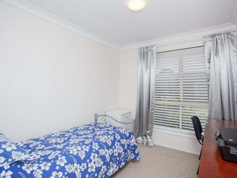 15 Gannet Crescent, Old Bar NSW 2430