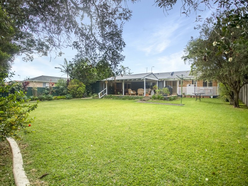 15 Gannet Crescent, Old Bar NSW 2430