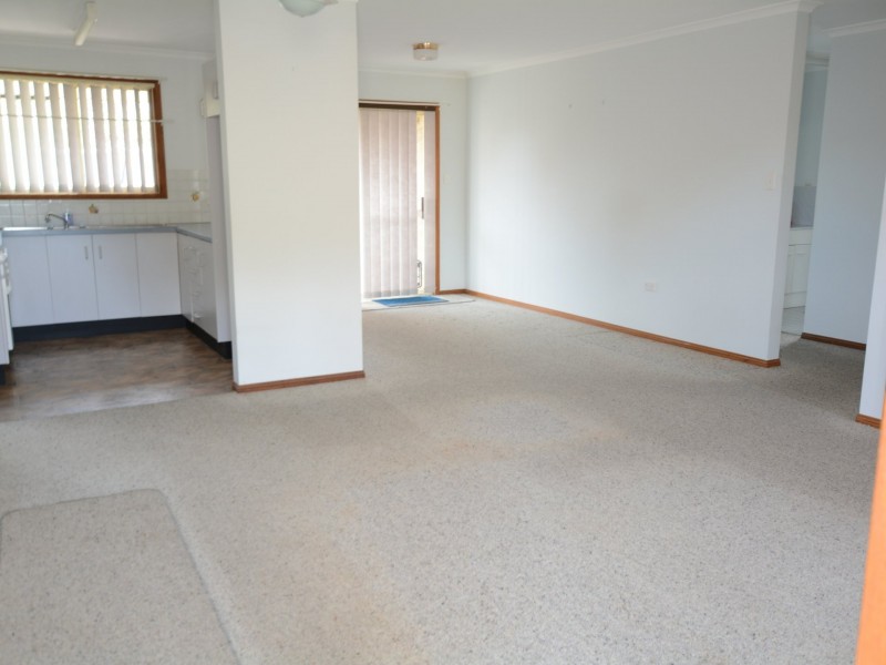 2/1 Casuarina Close, Old Bar NSW 2430