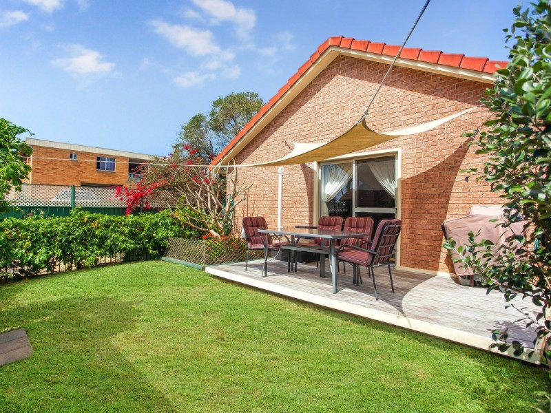 Villa 1/59 Old Bar Road, Old Bar NSW 2430