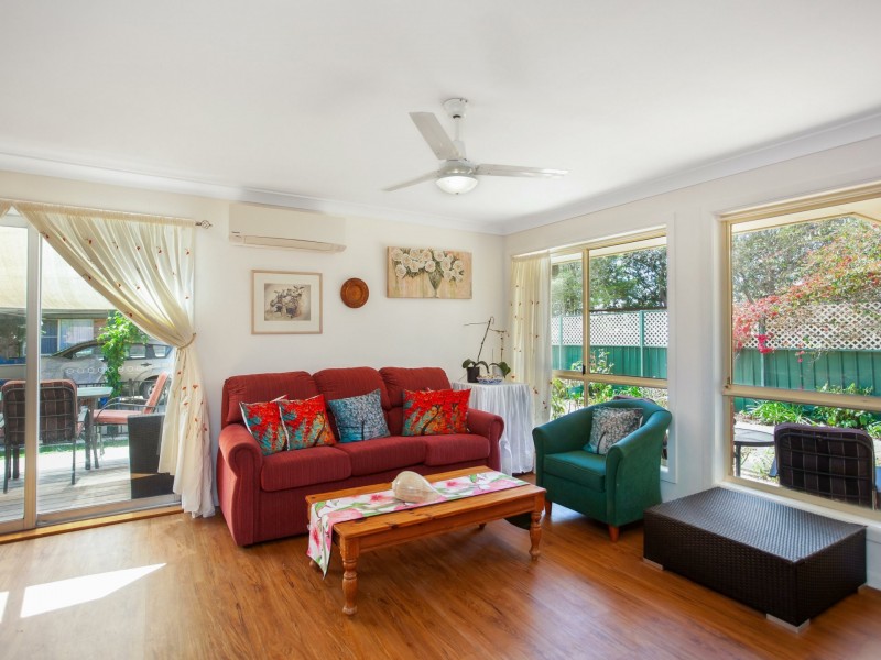 Villa 1/59 Old Bar Road, Old Bar NSW 2430