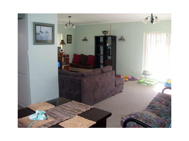 4 Banyula Drive, Old Bar NSW 2430