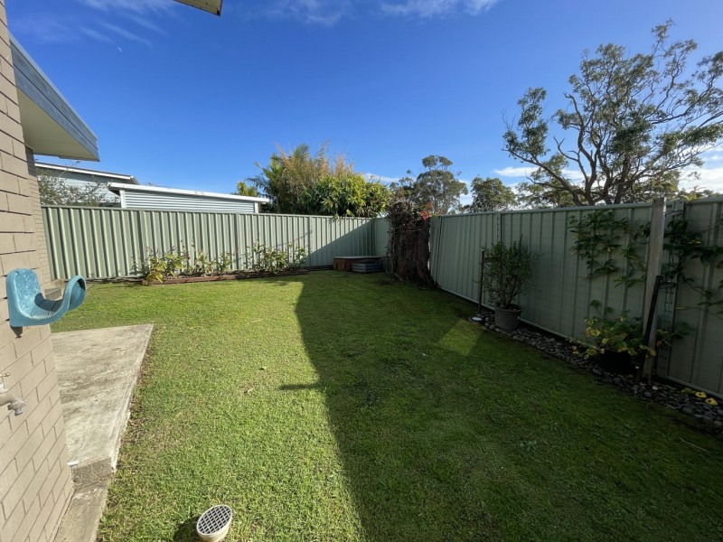 69 Old Bar Road, Old Bar NSW 2430