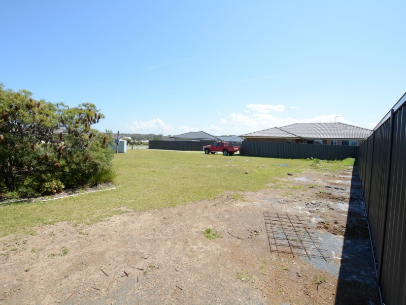 41B Bluehaven Drive, Old Bar NSW 2430