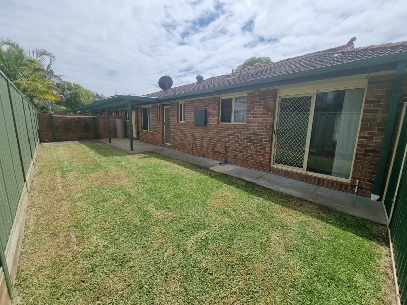 1/4 Sunrise Close, Old Bar NSW 2430