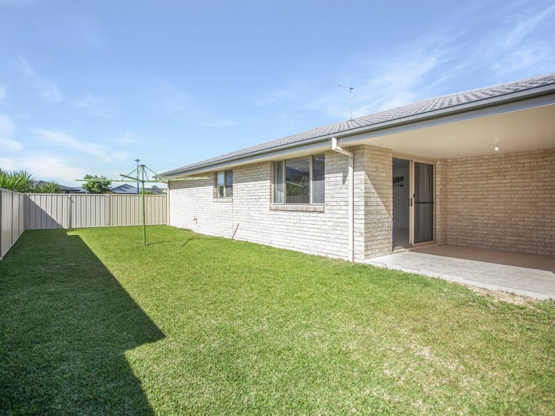 4 Marlin Court, Old Bar NSW 2430