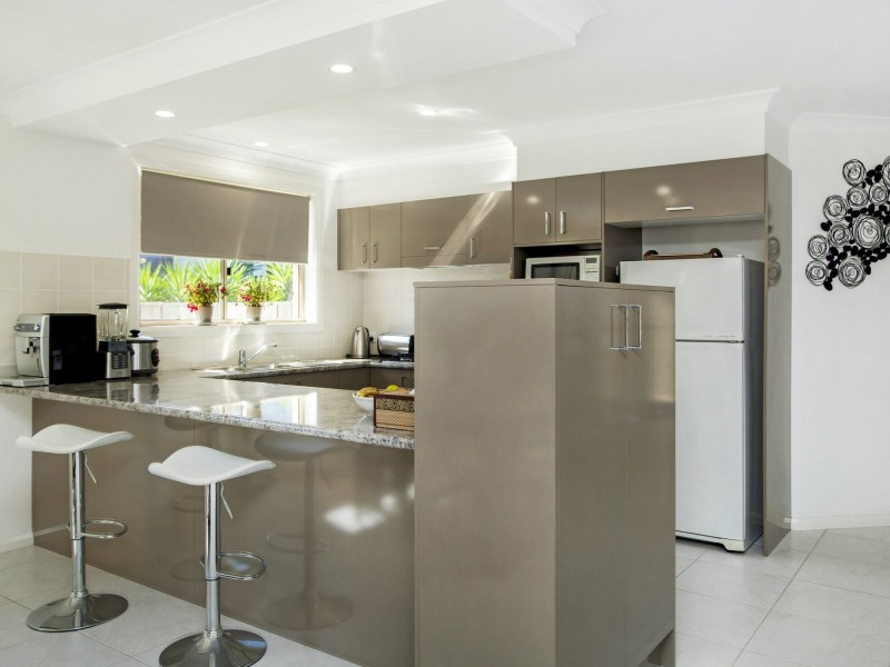 4 Marlin Court, Old Bar NSW 2430