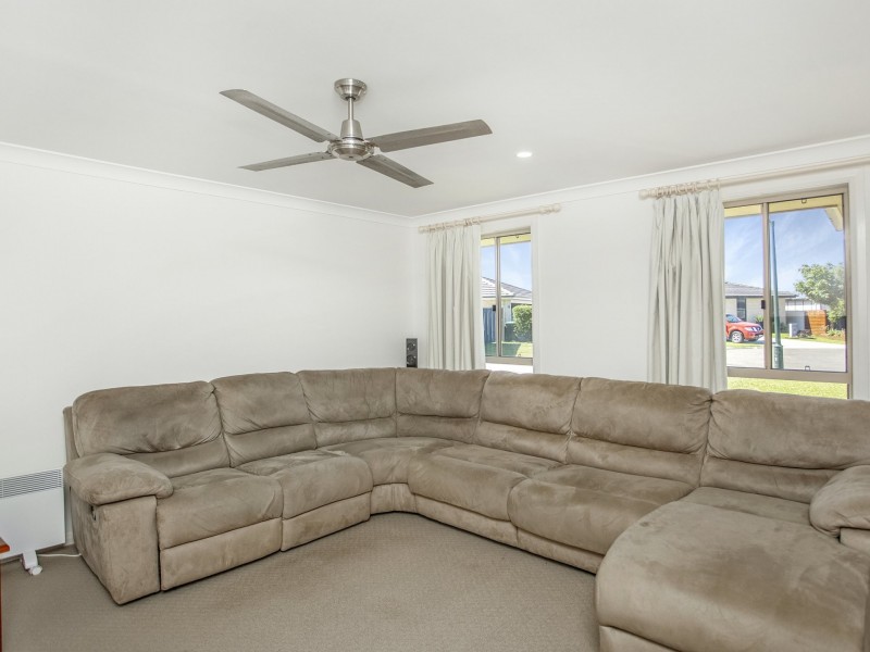 4 Marlin Court, Old Bar NSW 2430