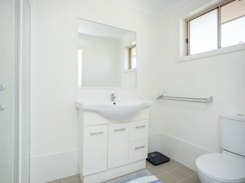 4 Marlin Court, Old Bar NSW 2430