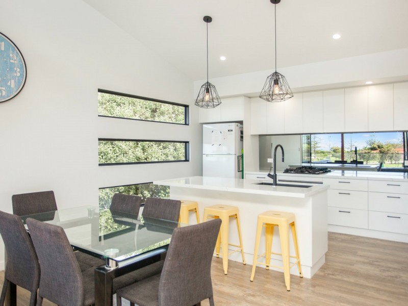 1 Old Bar Road, Old Bar NSW 2430