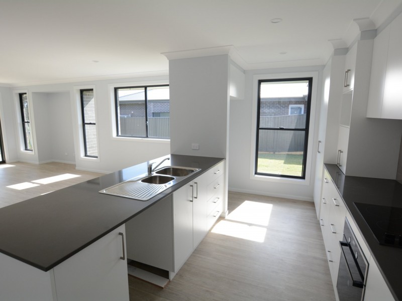 14 Bunyan Ave, Old Bar NSW 2430