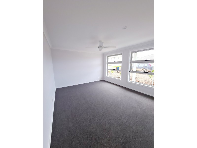 16 Bunyan Ave, Old Bar NSW 2430