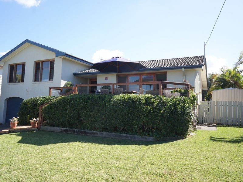 9 Smith Street, Old Bar NSW 2430