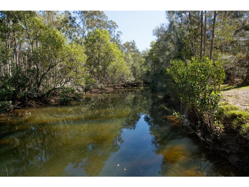 44 Gracelands Place, Pampoolah NSW 2430