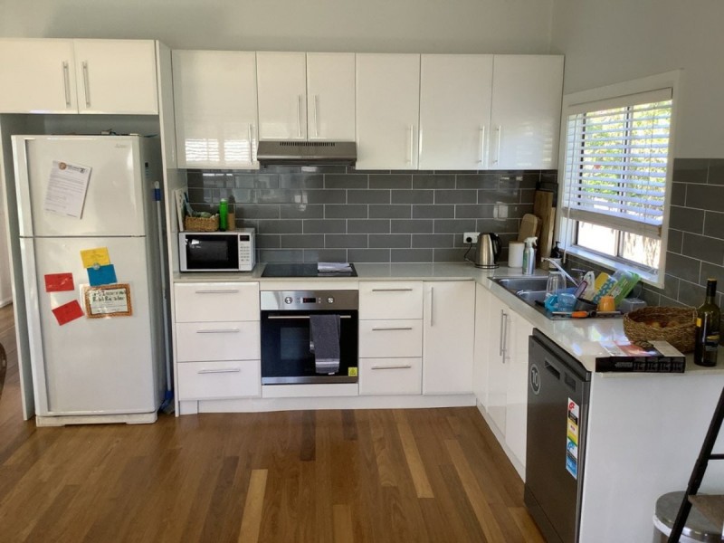 27 Hall St, Old Bar NSW 2430