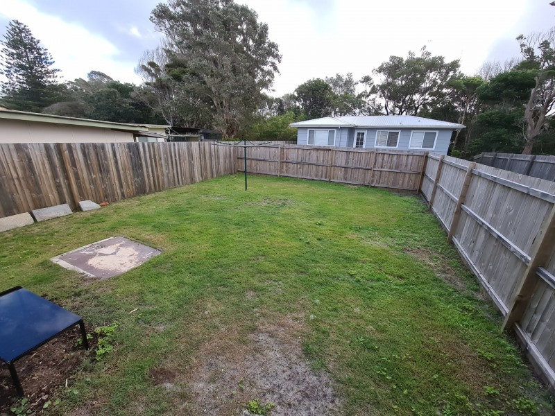 27 Hall St, Old Bar NSW 2430