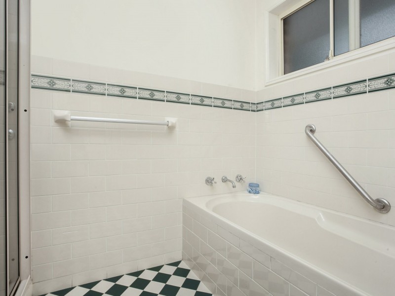 6 Leopardwood Street, Old Bar NSW 2430