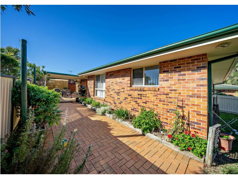 2/58-60 Wyden Street, Old Bar NSW 2430