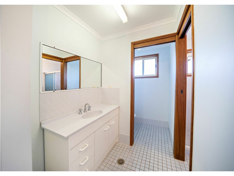 2/1 Casuarina Close, Old Bar NSW 2430