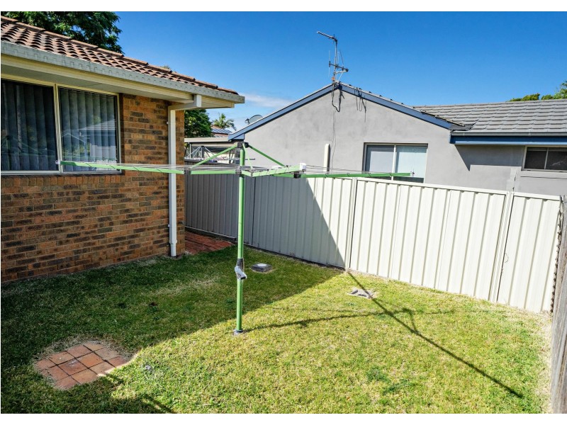 2/1 Casuarina Close, Old Bar NSW 2430