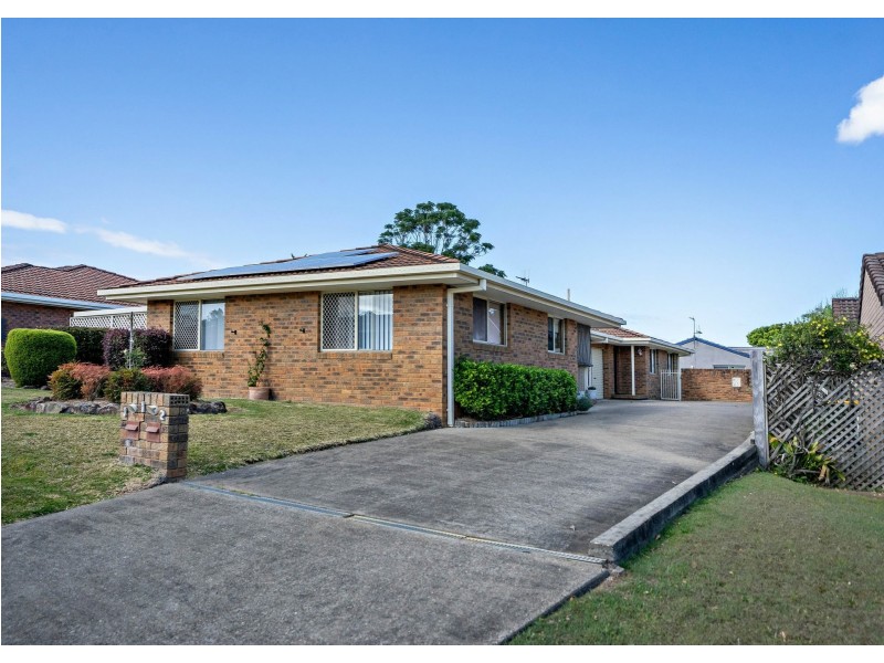2/1 Casuarina Close, Old Bar NSW 2430