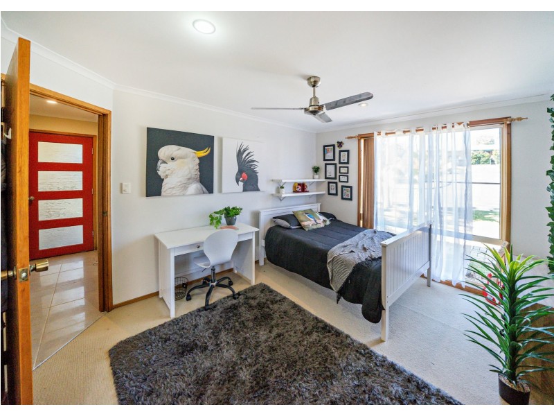31 Gannet Crescent, Old Bar NSW 2430