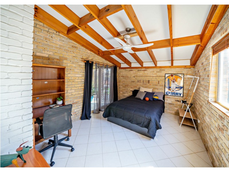 31 Gannet Crescent, Old Bar NSW 2430