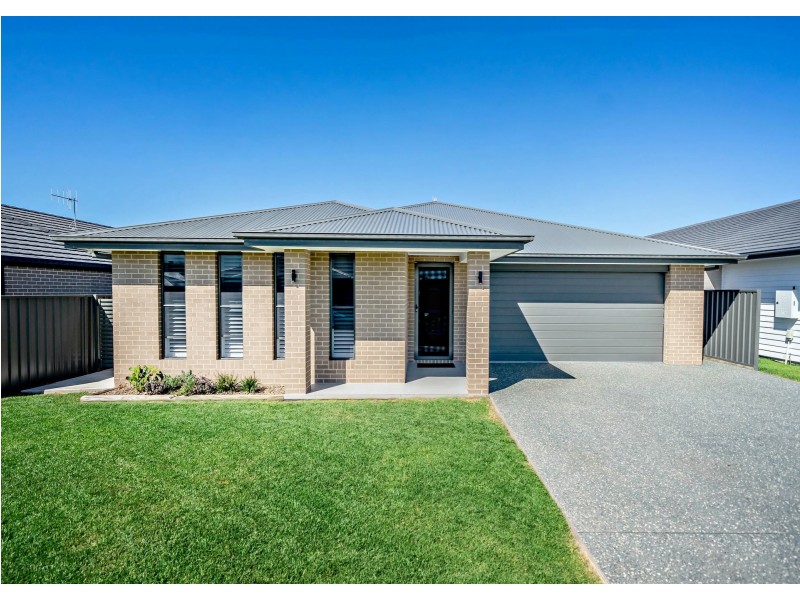 17 Mariner Ave, Old Bar NSW 2430