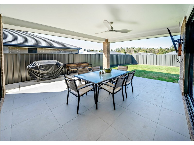 17 Mariner Ave, Old Bar NSW 2430