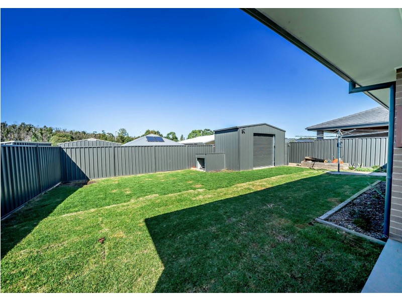 17 Mariner Ave, Old Bar NSW 2430