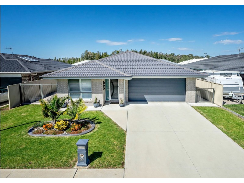 27 Mariner Avenue, Old Bar NSW 2430