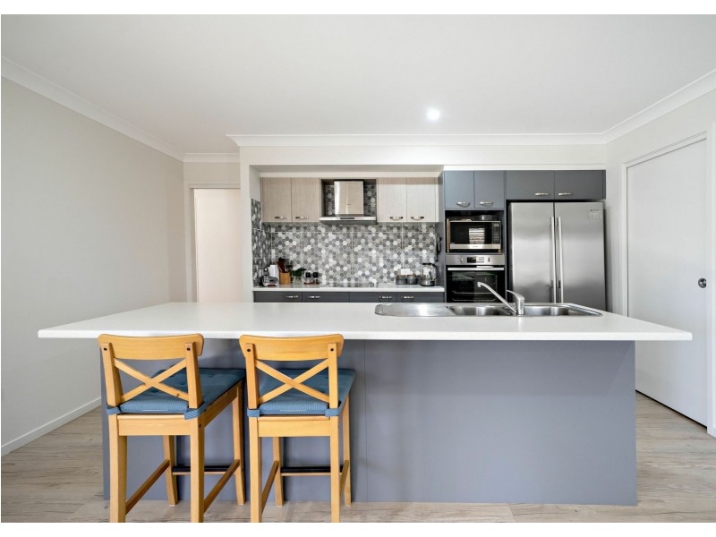 27 Mariner Avenue, Old Bar NSW 2430