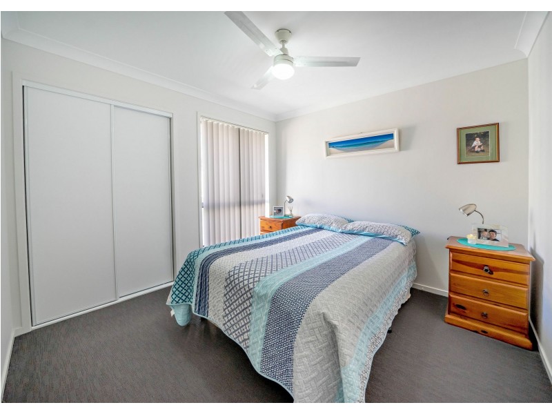 27 Mariner Avenue, Old Bar NSW 2430