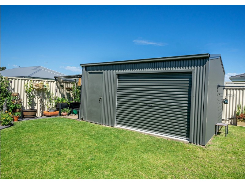 27 Mariner Avenue, Old Bar NSW 2430