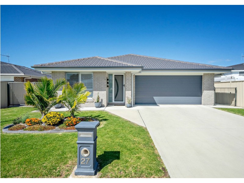 27 Mariner Avenue, Old Bar NSW 2430