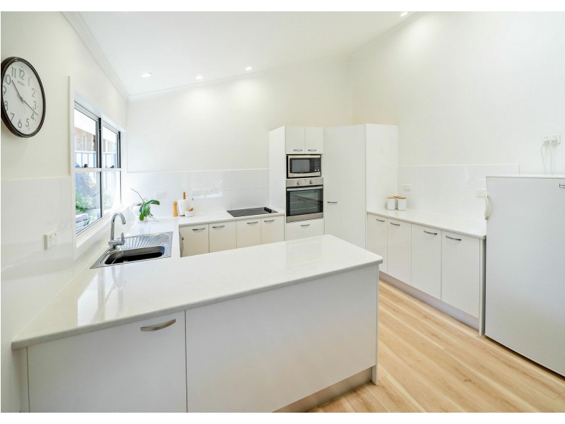 1B Kestrel Avenue, Old Bar NSW 2430