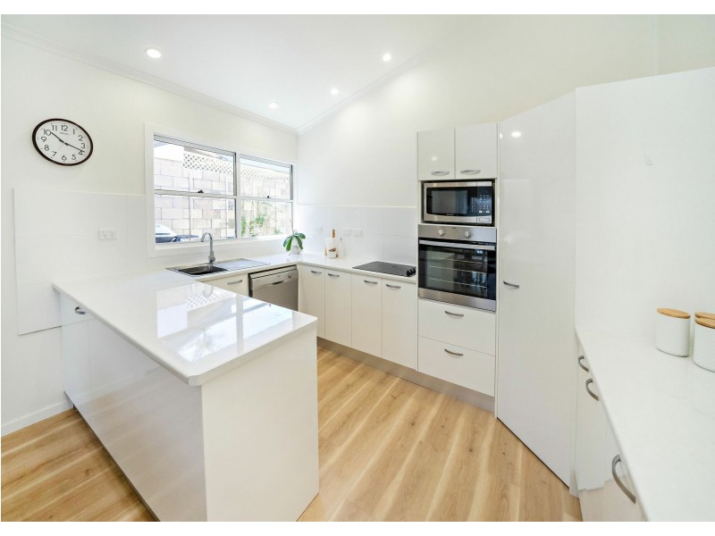 1B Kestrel Avenue, Old Bar NSW 2430