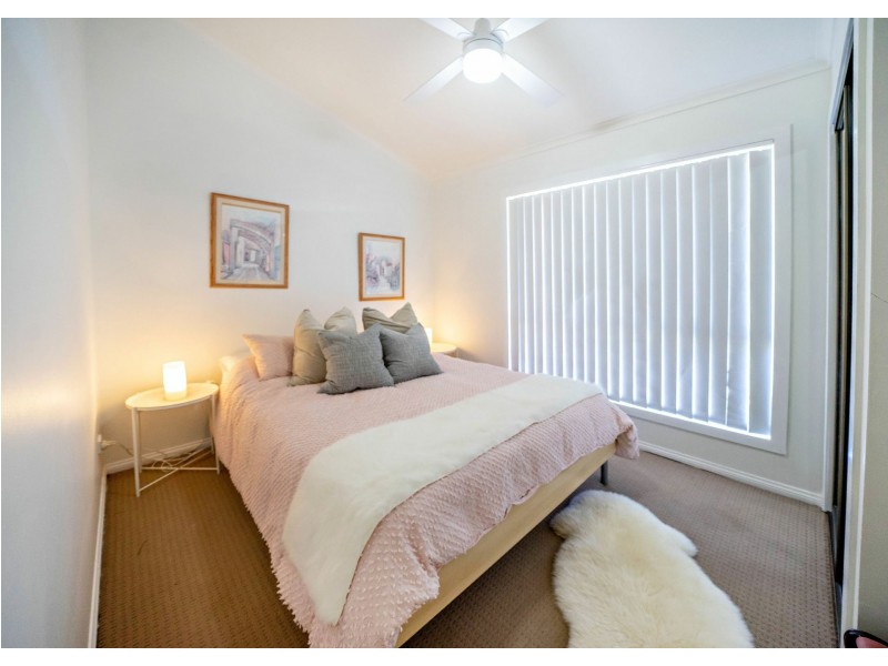 1B Kestrel Avenue, Old Bar NSW 2430