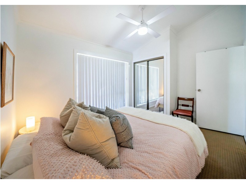 1B Kestrel Avenue, Old Bar NSW 2430