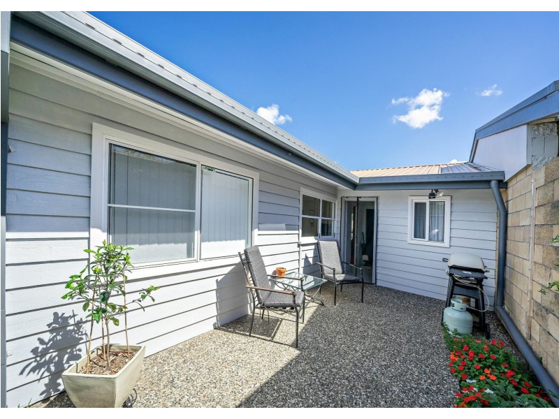 1B Kestrel Avenue, Old Bar NSW 2430