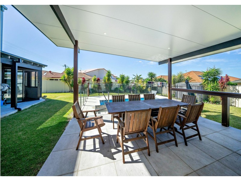 330 Saltwater Rd, Wallabi Point NSW 2430