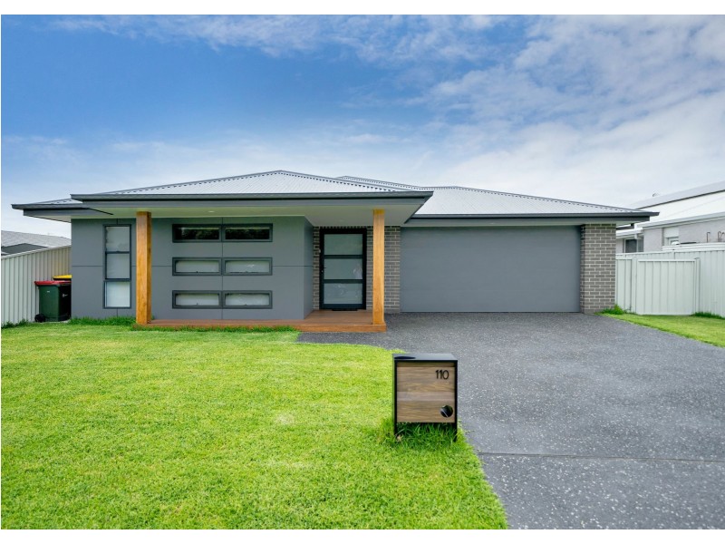 110 Albatross Way, Old Bar NSW 2430