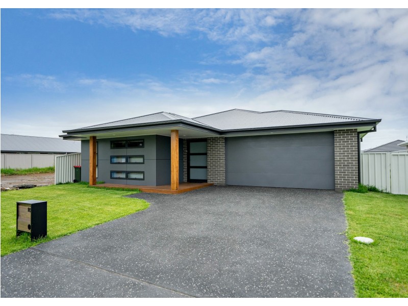 110 Albatross Way, Old Bar NSW 2430