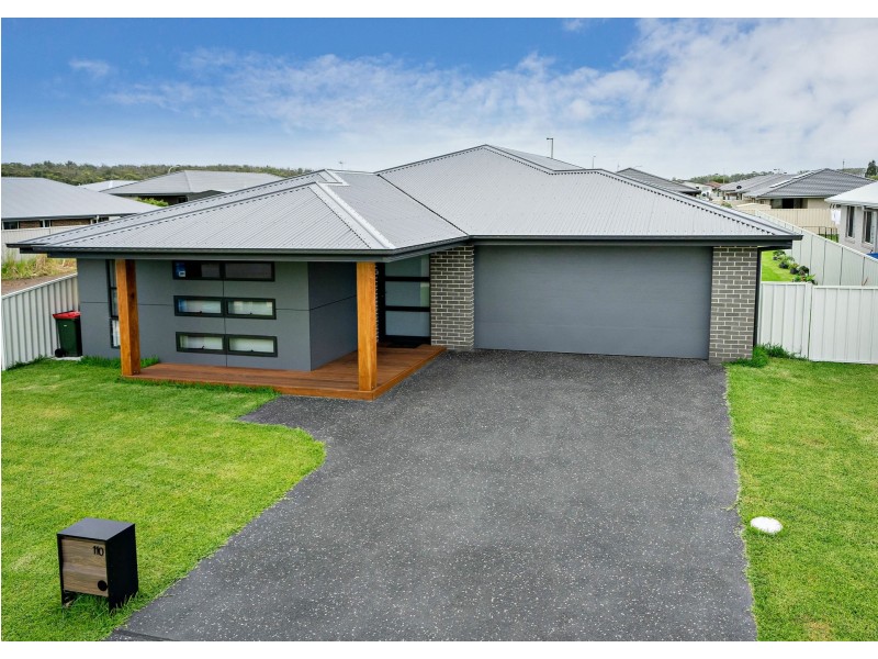 110 Albatross Way, Old Bar NSW 2430