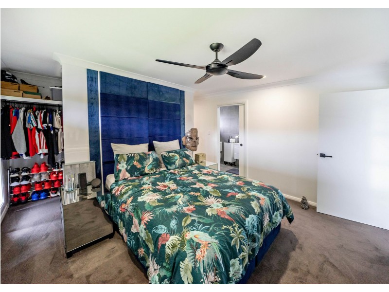 110 Albatross Way, Old Bar NSW 2430