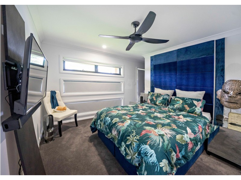 110 Albatross Way, Old Bar NSW 2430