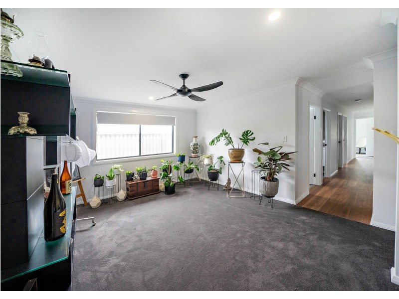 110 Albatross Way, Old Bar NSW 2430